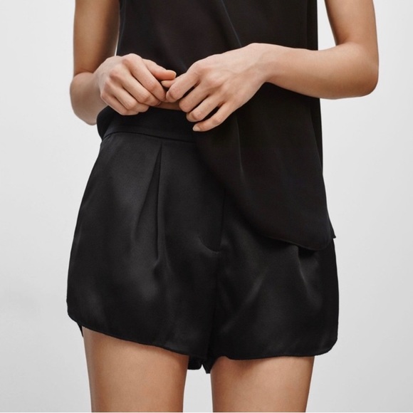 Babaton Black silk shorts - Picture 1 of 4